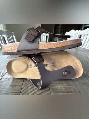 CUSHIONAIRE - Cushionaire Leah Thong Sandals Women’s Size 6.5 (NWOT)